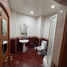In Baku 145.0 m² apartment is for rent - Image 9