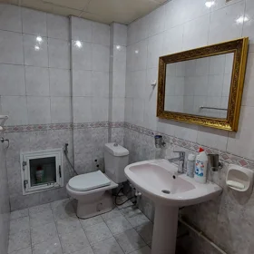In Baku 90.0 m² apartment is for rent - Image 5