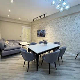 In Baku 130.0 m² apartment is for rent - Image 4
