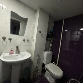In Baku 70.0 m² apartment is for sale - Image 6
