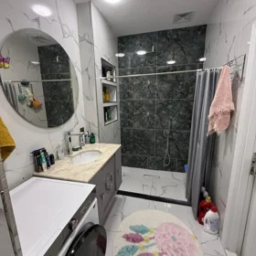 In Baku 65.0 m² apartment is for sale - Image 8