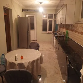 In Baku 100.0 m² house with 3.0 rooms is for sale - Image 3