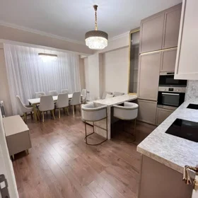 In Baku 70.0 m² apartment is for sale - Image 3