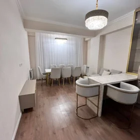 In Baku 70.0 m² apartment is for sale - Image 5
