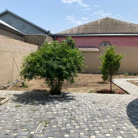 In Binəqədi rayonu 120.0 m² house with 3.0 rooms is for rent - Image 3
