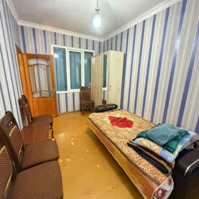 In Baku 98.0 m² house with 3.0 rooms is for rent - Image 2