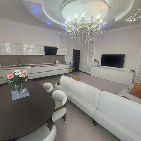 In Baku 170.0 m² apartment is for sale - Image 5