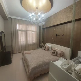 In Baku 170.0 m² apartment is for sale - Image 8