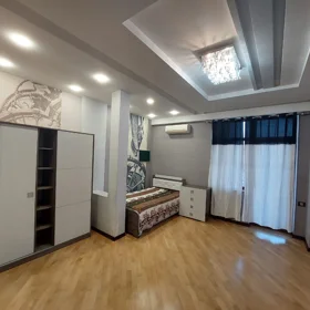In Baku 225.0 m² apartment is for sale - Image 2
