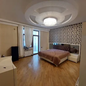 In Baku 225.0 m² apartment is for sale - Image 6