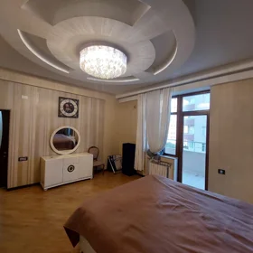In Baku 225.0 m² apartment is for sale - Image 8