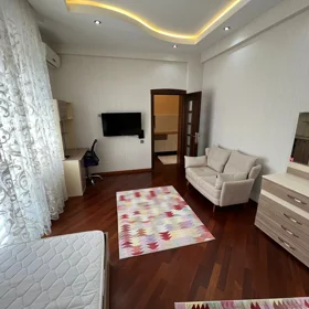 In Baku 110.0 m² apartment is for rent - Image 8