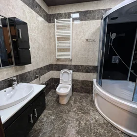 In Baku 110.0 m² apartment is for rent - Image 9