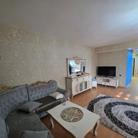 In Baku 200.0 m² apartment is for rent - Image 3