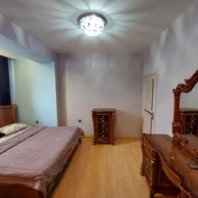 In Baku 200.0 m² apartment is for rent - Image 9