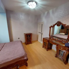 In Baku 200.0 m² apartment is for rent - Image 10