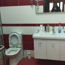 In Baku 300.0 m² apartment is for sale - Image 2