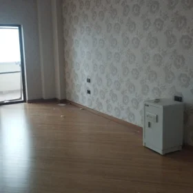 In Baku 300.0 m² apartment is for sale - Image 5