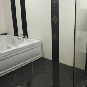 In Baku 300.0 m² apartment is for sale - Image 9