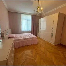 In Baku 78.0 m² apartment is for sale - Image 3