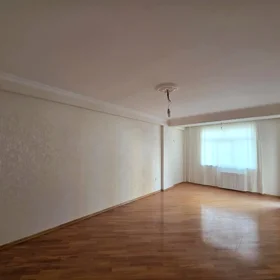 In Baku 158.0 m² apartment is for sale - Image 9