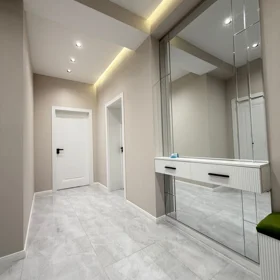 In Baku 70.0 m² apartment is for sale - Image 8