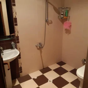 In Baku 130.0 m² apartment is for rent - Image 9