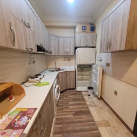 In Baku 80.0 m² apartment is for rent - Image 9