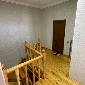 In Baku 220.0 m² house with 5.0 rooms is for sale - Image 3