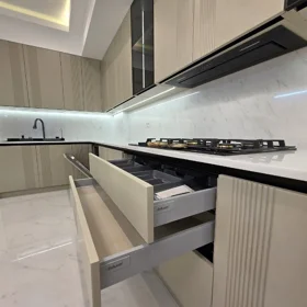 In Baku 185.0 m² apartment is for sale - Image 8