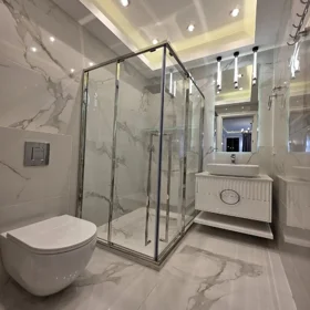 In Baku 185.0 m² apartment is for sale - Image 9