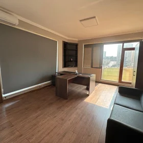 In Baku 1400.0 m² commercial is for rent - Image 3