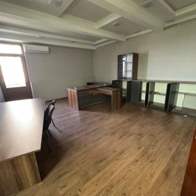In Baku 1400.0 m² commercial is for rent - Image 4