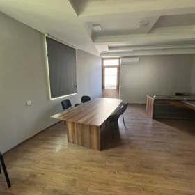In Baku 1400.0 m² commercial is for rent - Image 5