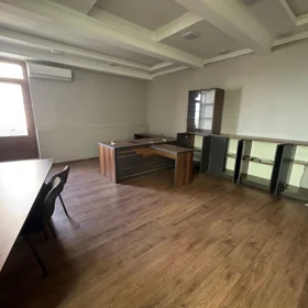 In Baku 1400.0 m² commercial is for rent - Image 6