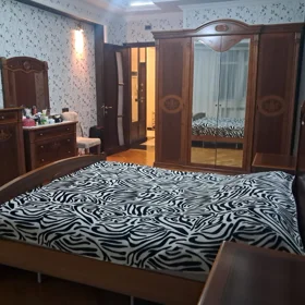 In Baku 120.0 m² apartment is for sale - Image 8