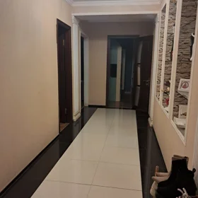 In Baku 120.0 m² apartment is for sale - Image 10