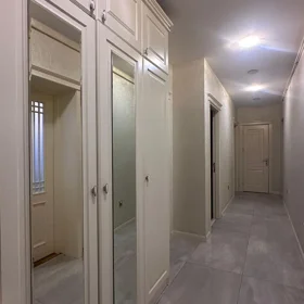 In Binəqədi rayonu 125.0 m² apartment is for sale - Image 4