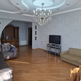 In Binəqədi rayonu 112.0 m² apartment is for rent - Image 3