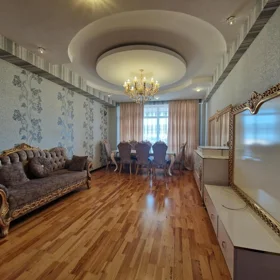In Baku 150.0 m² apartment is for rent - Image 3