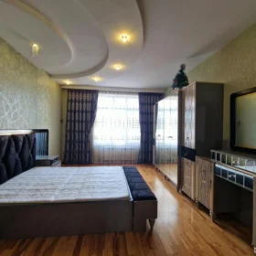 In Baku 150.0 m² apartment is for rent - Image 6