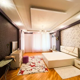 In Baku 140.0 m² apartment is for rent - Image 4
