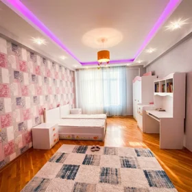 In Baku 140.0 m² apartment is for rent - Image 5