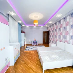 In Baku 140.0 m² apartment is for rent - Image 7