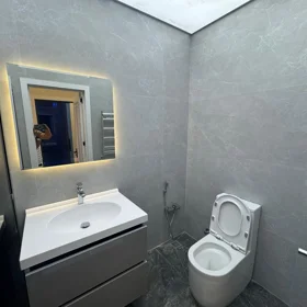 In Baku 80.0 m² apartment is for rent - Image 2
