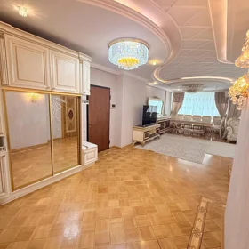 In Baku 140.0 m² apartment is for rent - Image 3