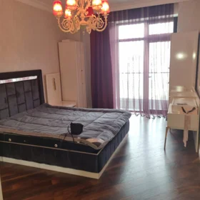 In Baku 148.0 m² apartment is for rent - Image 3
