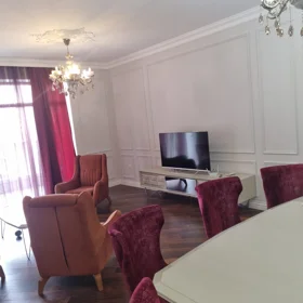 In Baku 148.0 m² apartment is for rent - Image 9