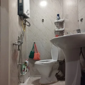 In Baku 65.0 m² apartment is for sale - Image 9