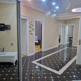 In Baku 140.0 m² apartment is for rent - Image 3